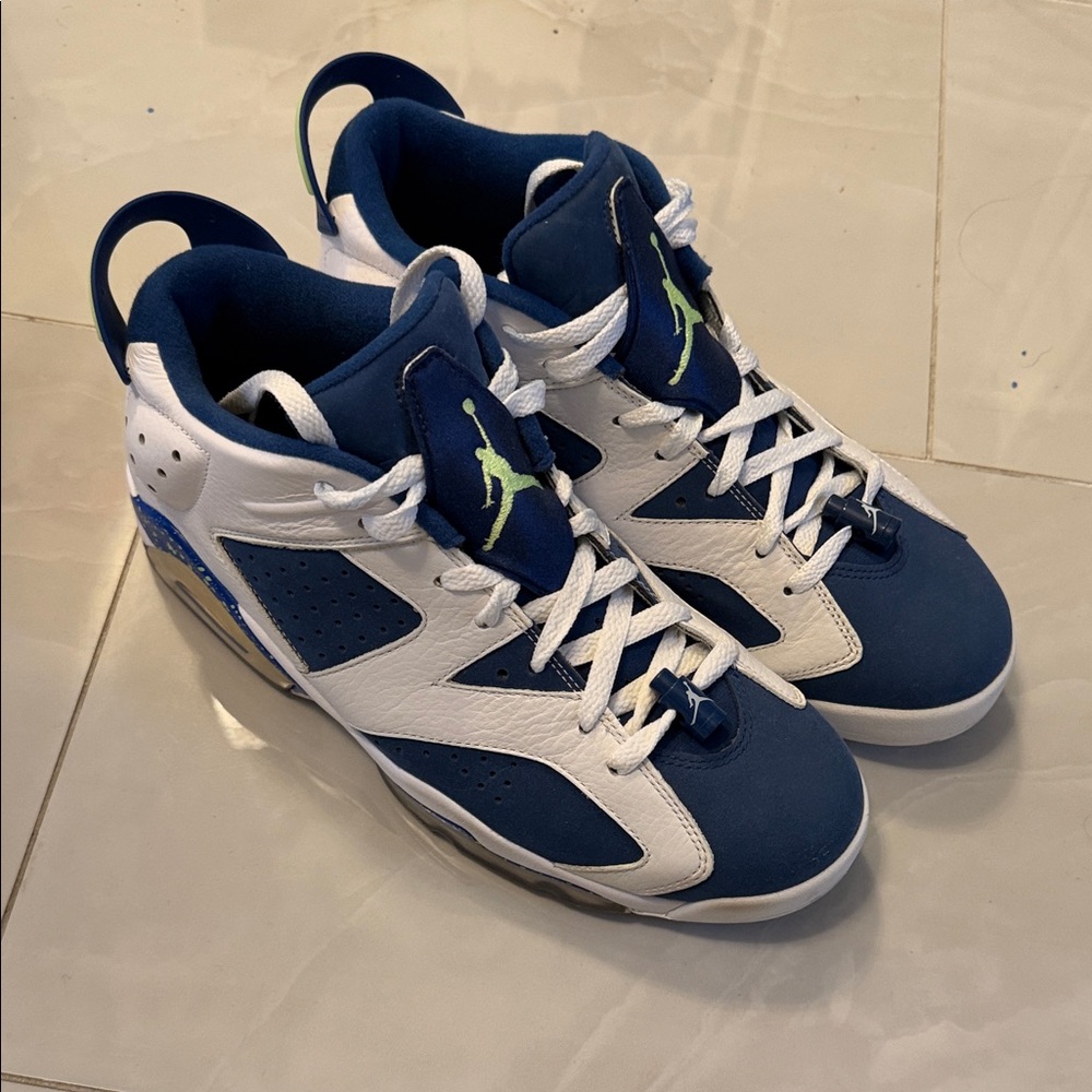 Vintage Air Jordan 6’s - White / Navy (Midnight Navy) with Volt Jumpman